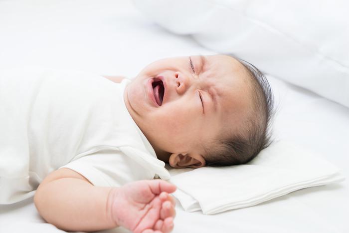 7～9個(gè)月寶寶的睡眠狀況更好了，但也可能有新的問題